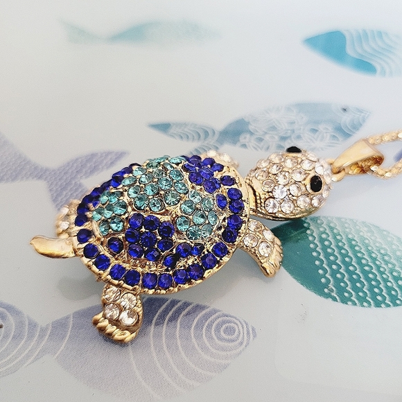 Blue Crystals Sea Turtle Pendant Necklace NWT - Picture 2 of 3